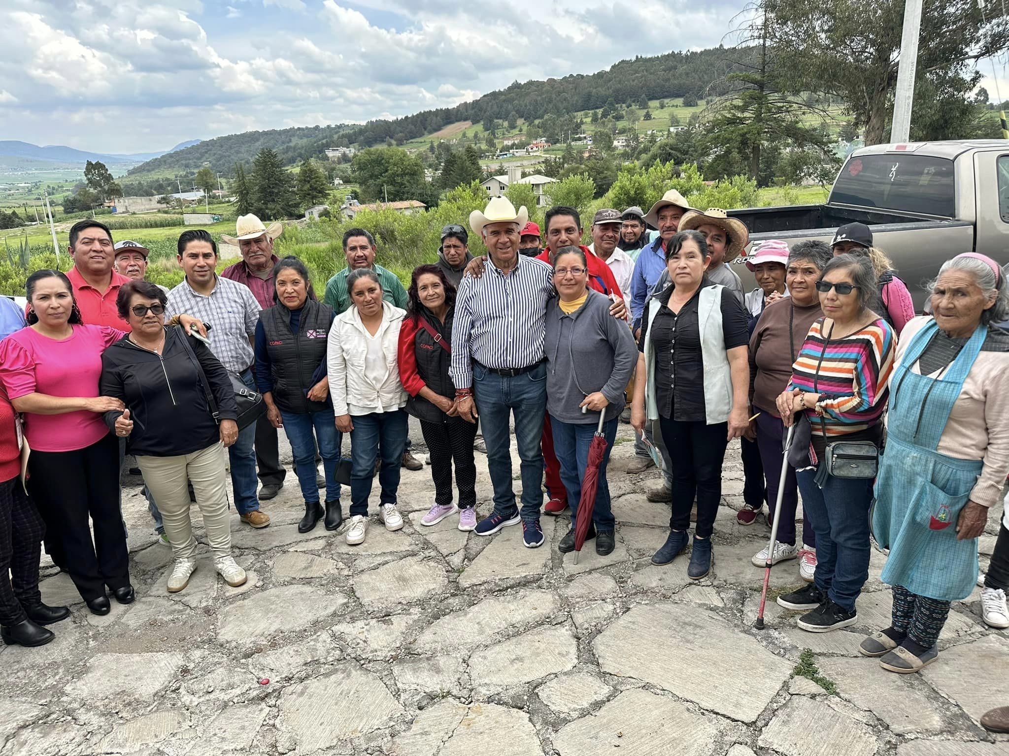 1691102462 402 Este dia el Presidente Municipal Jesus Cedillo Gonzalez visito la