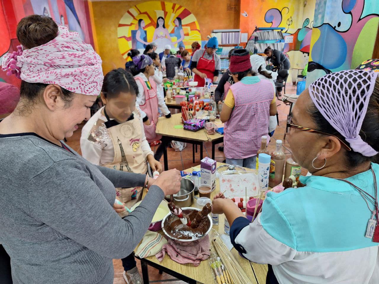 1691165456 455 FomentoAlAutoempleo En los cursos de Chocolateria y Bombon las