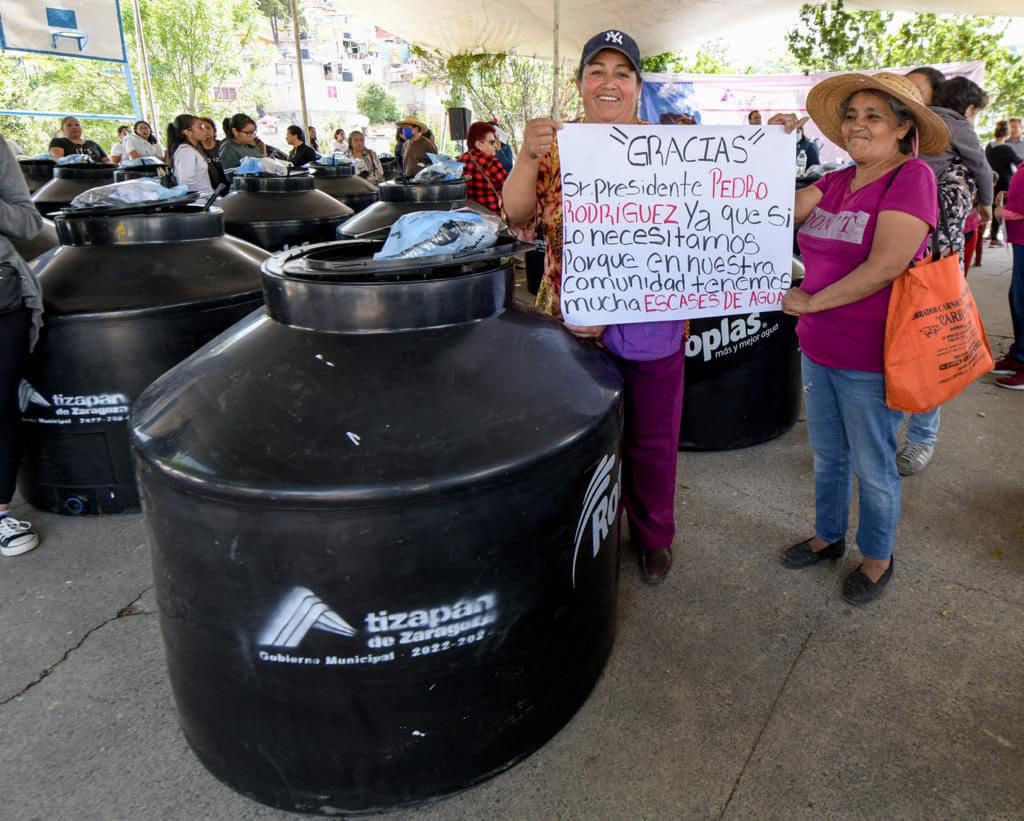 1691269950 385 Continua la entrega de tinacos en beneficio a familias atizapenses