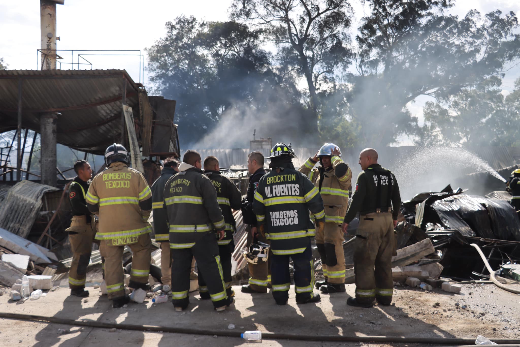 1691363155 214 INCENDIO CONTROLADO EN LA FABRICA DE QUIMICOS DEL MUNICIPIO DE