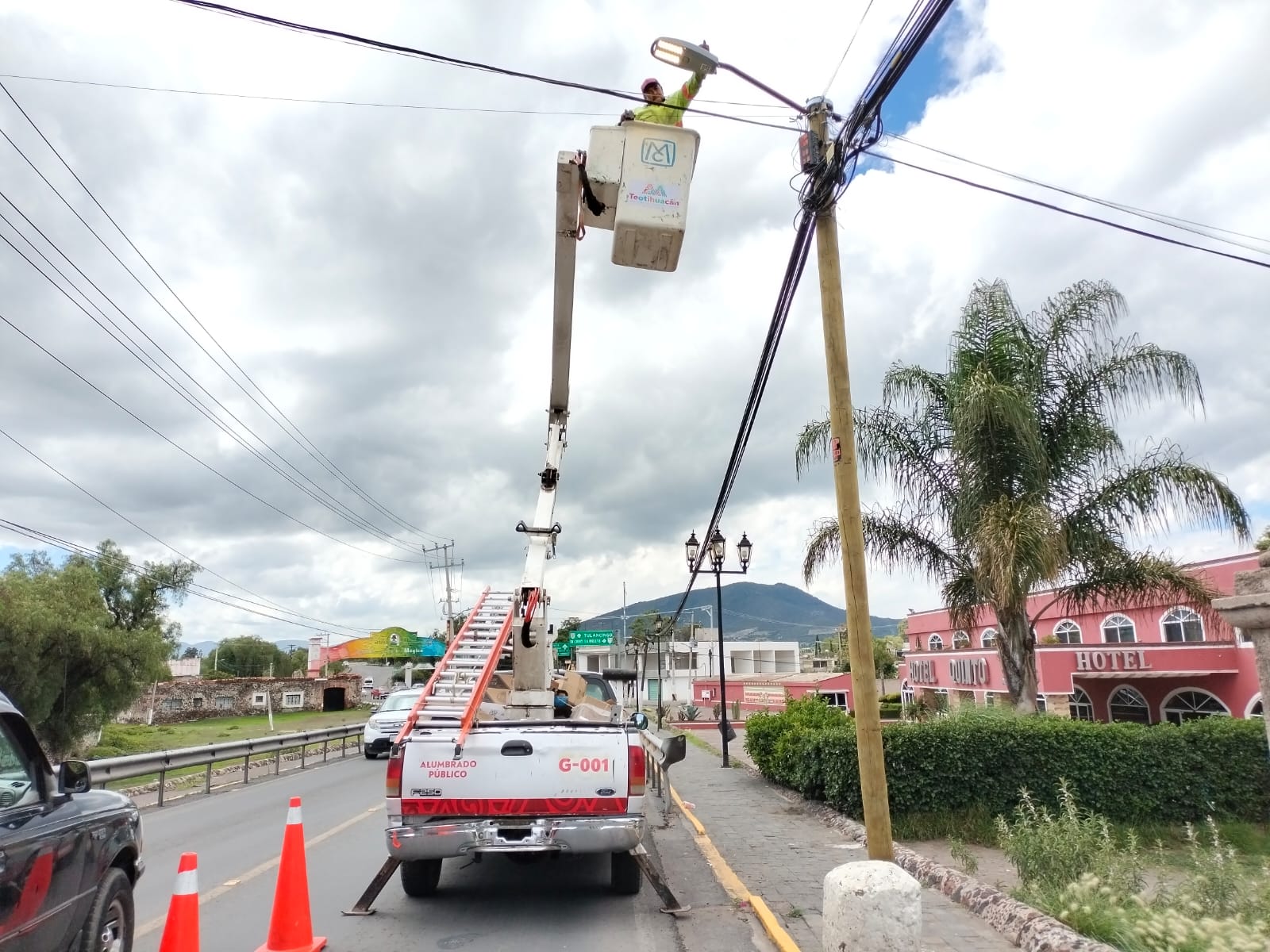 1691411788 837 El area de Alumbrado Publico revisa rehabilita sustituye y coloca