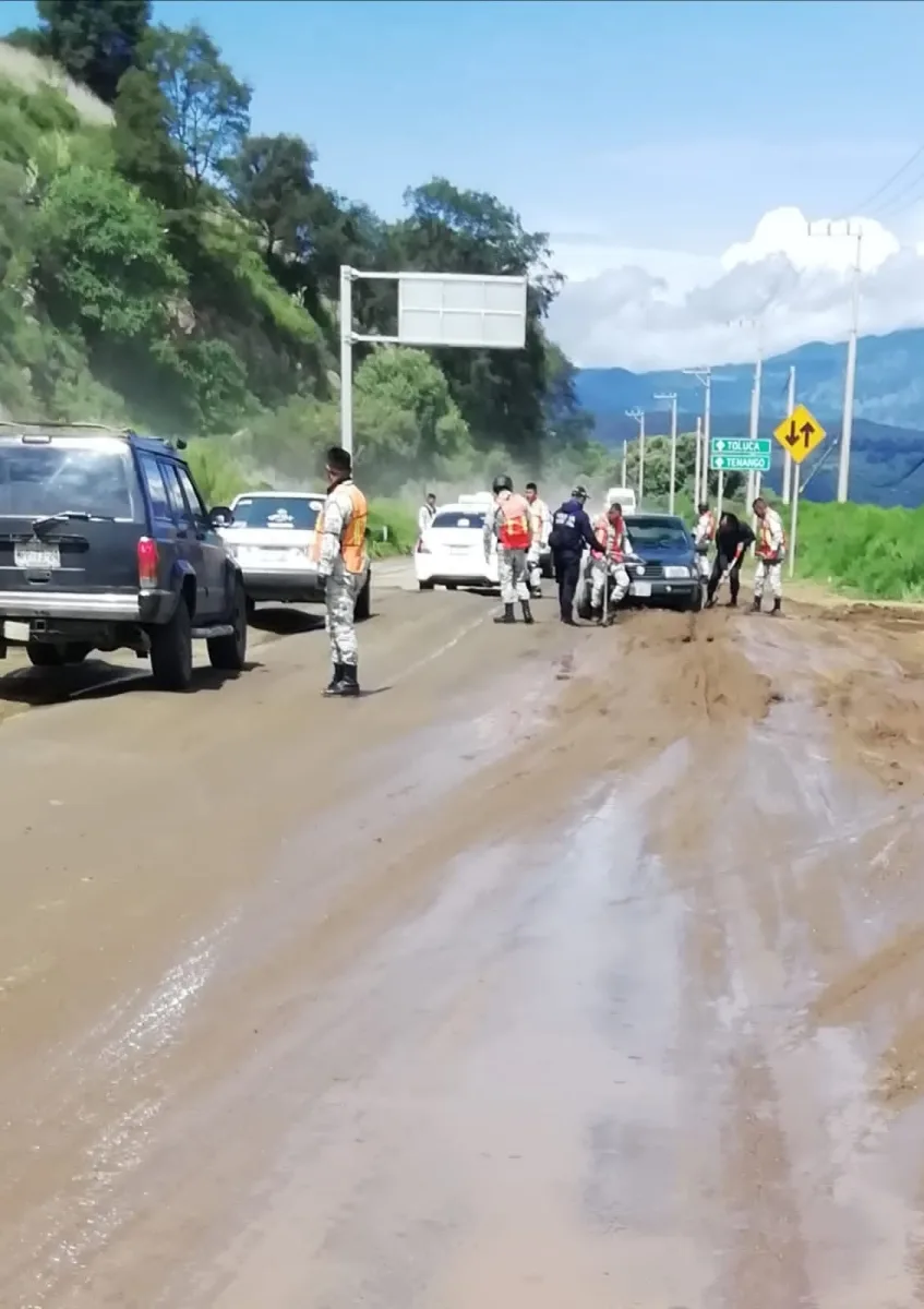 1691411890 55 HaceUnosMomentos Acudimos a la carretera Tenango Jajalpa para liberar la carre