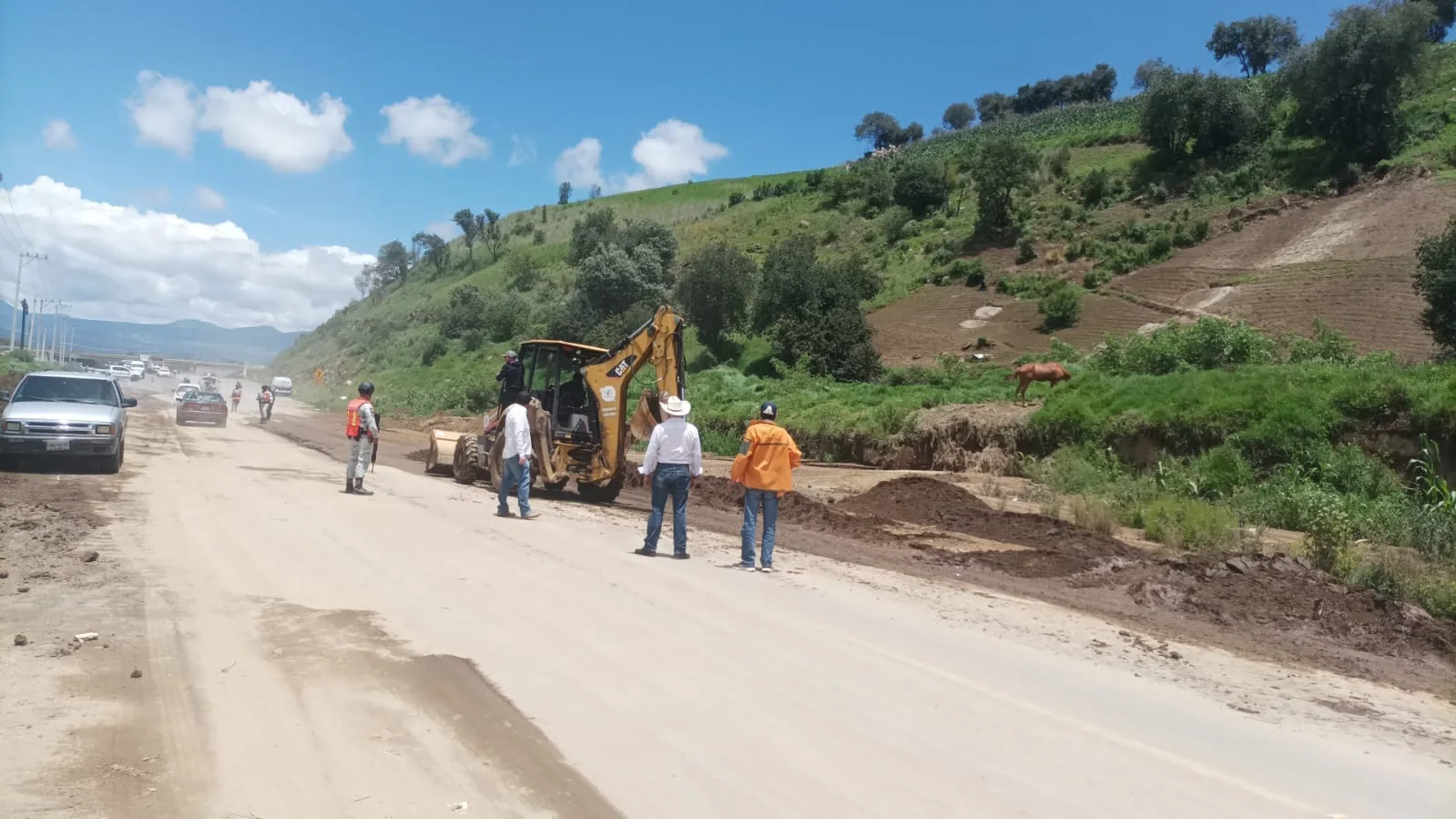 1691411925 HaceUnosMomentos Acudimos a la carretera Tenango Jajalpa para liberar la carre jpg