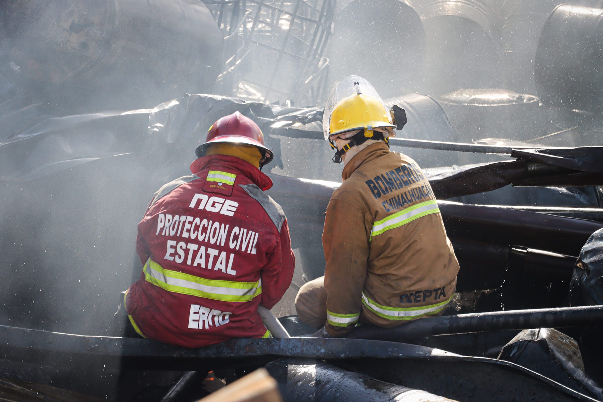 1691413388 449 INCENDIO CONTROLADO EN LA FABRICA DE QUIMICOS DEL MUNICIPIO DE