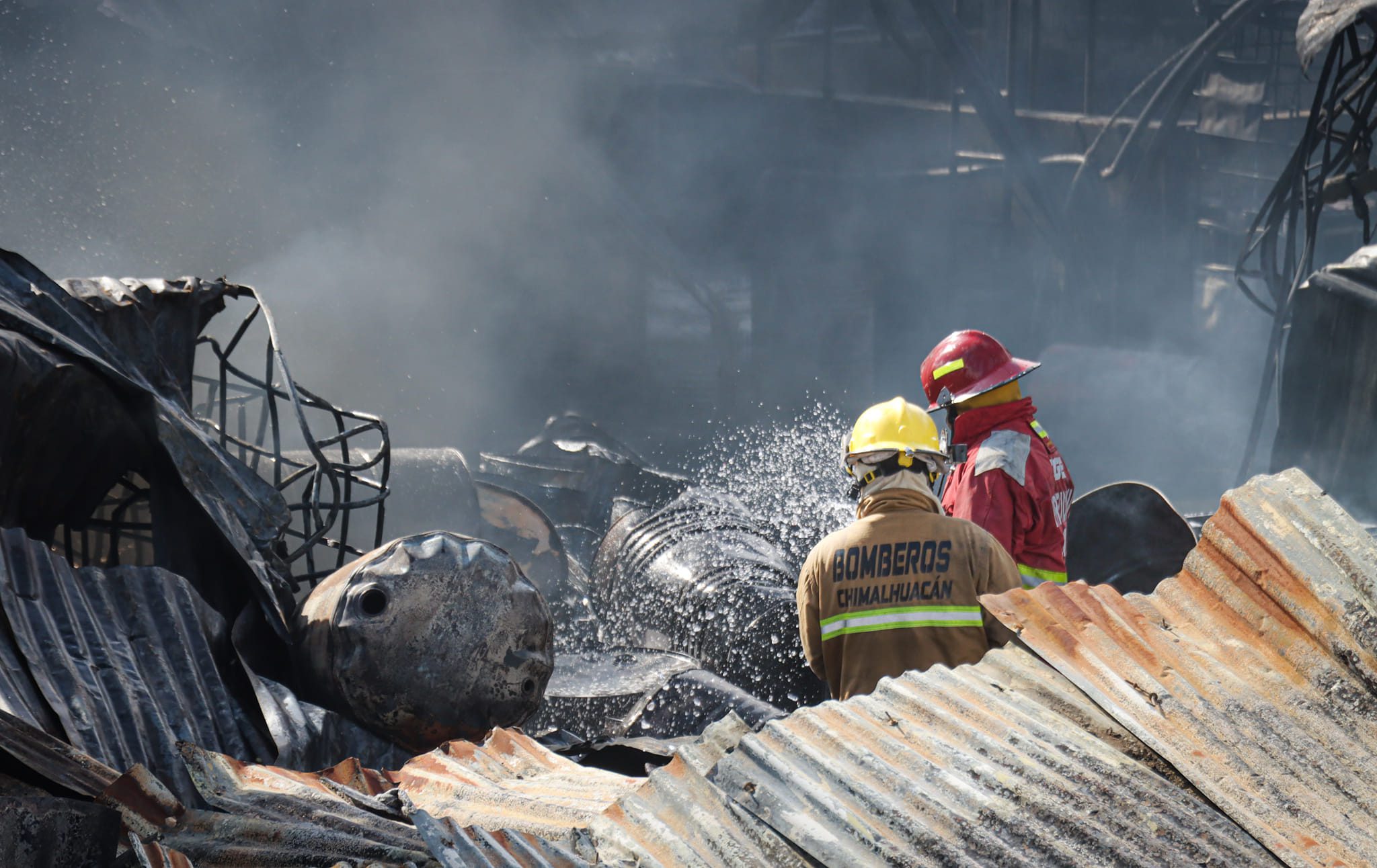 1691413397 897 INCENDIO CONTROLADO EN LA FABRICA DE QUIMICOS DEL MUNICIPIO DE