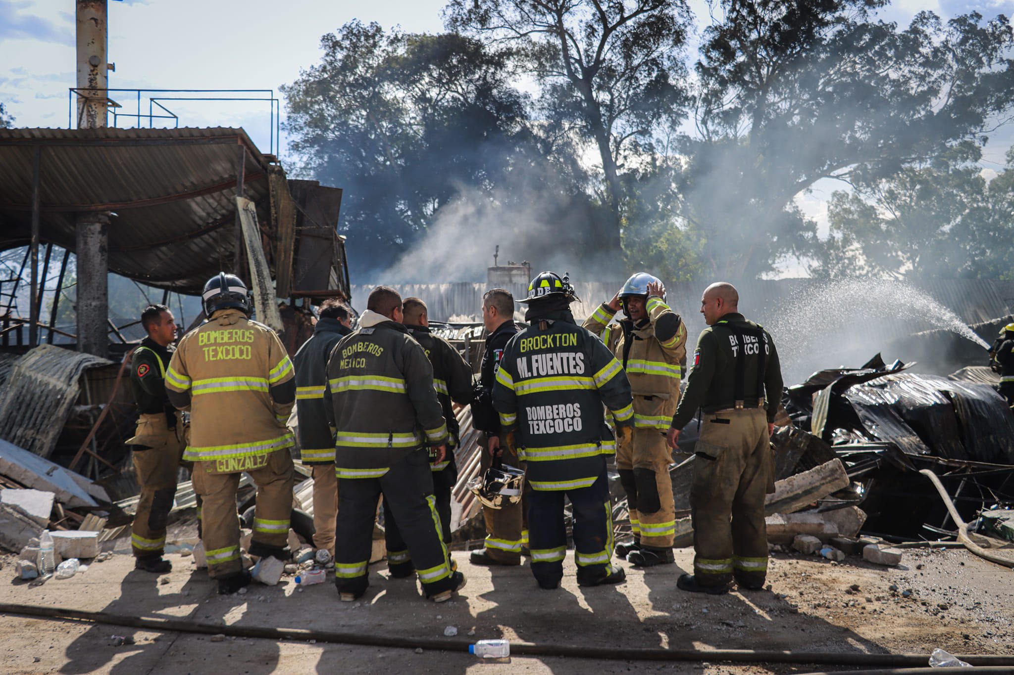 1691413403 819 INCENDIO CONTROLADO EN LA FABRICA DE QUIMICOS DEL MUNICIPIO DE