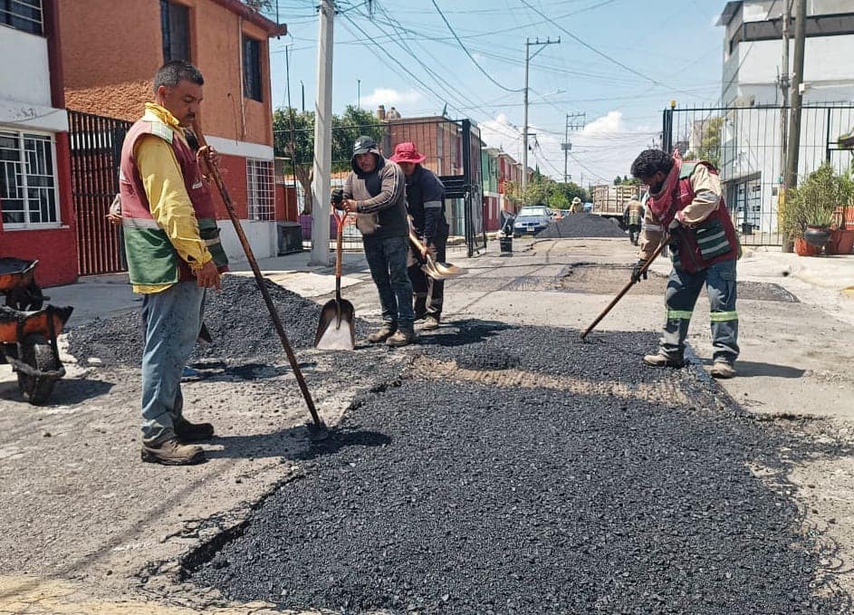 1691434408 977 ObrasPublicas Continuamos rehabilitando nuestras vialidades con trabajos de