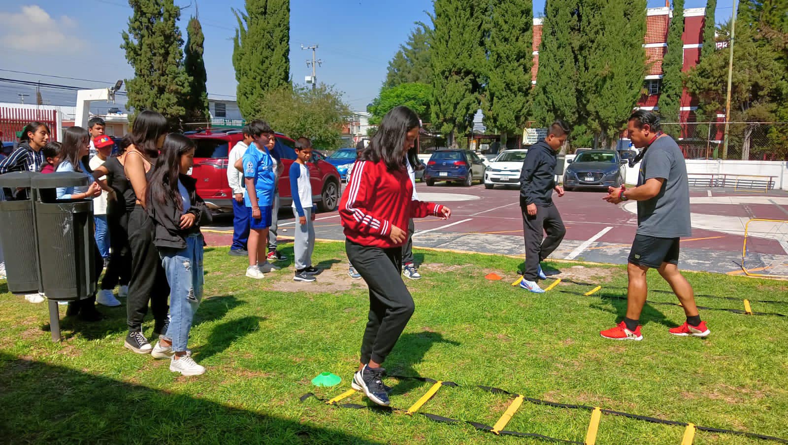 1691450403 461 ¡Iniciamos la semana divirtiendonos con los pequenos del curso de