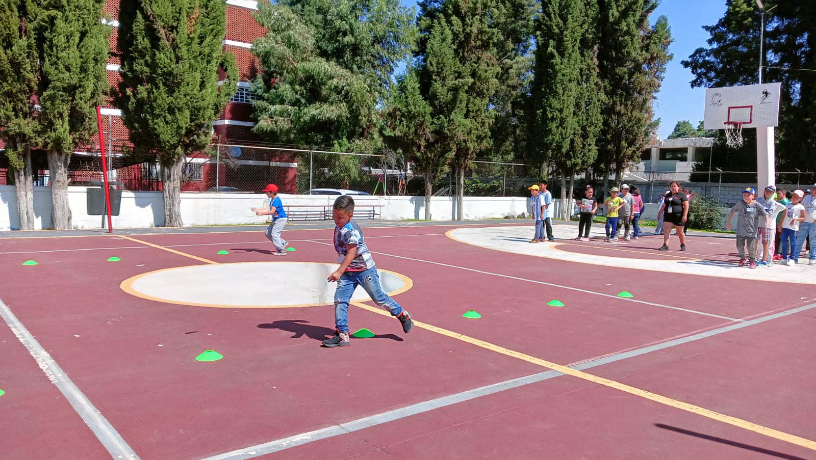 1691450416 389 ¡Iniciamos la semana divirtiendonos con los pequenos del curso de