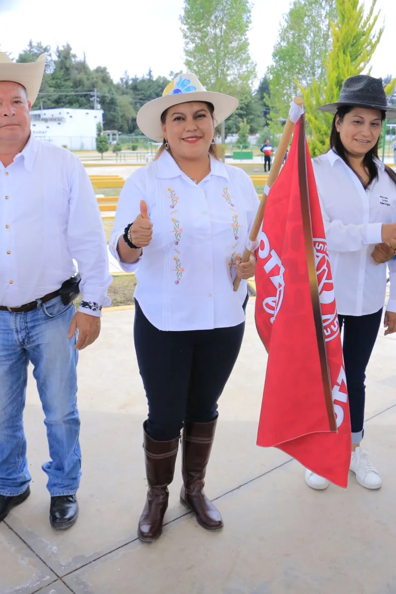 1691597436 546 Cancha de fronton locales y palapas parte de lo que