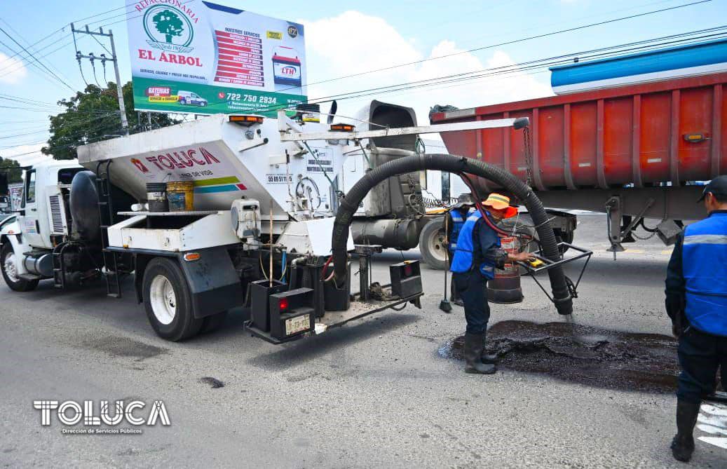 1691599317 928 ¡Estamos avanzando en el bacheo de las calles de Toluca