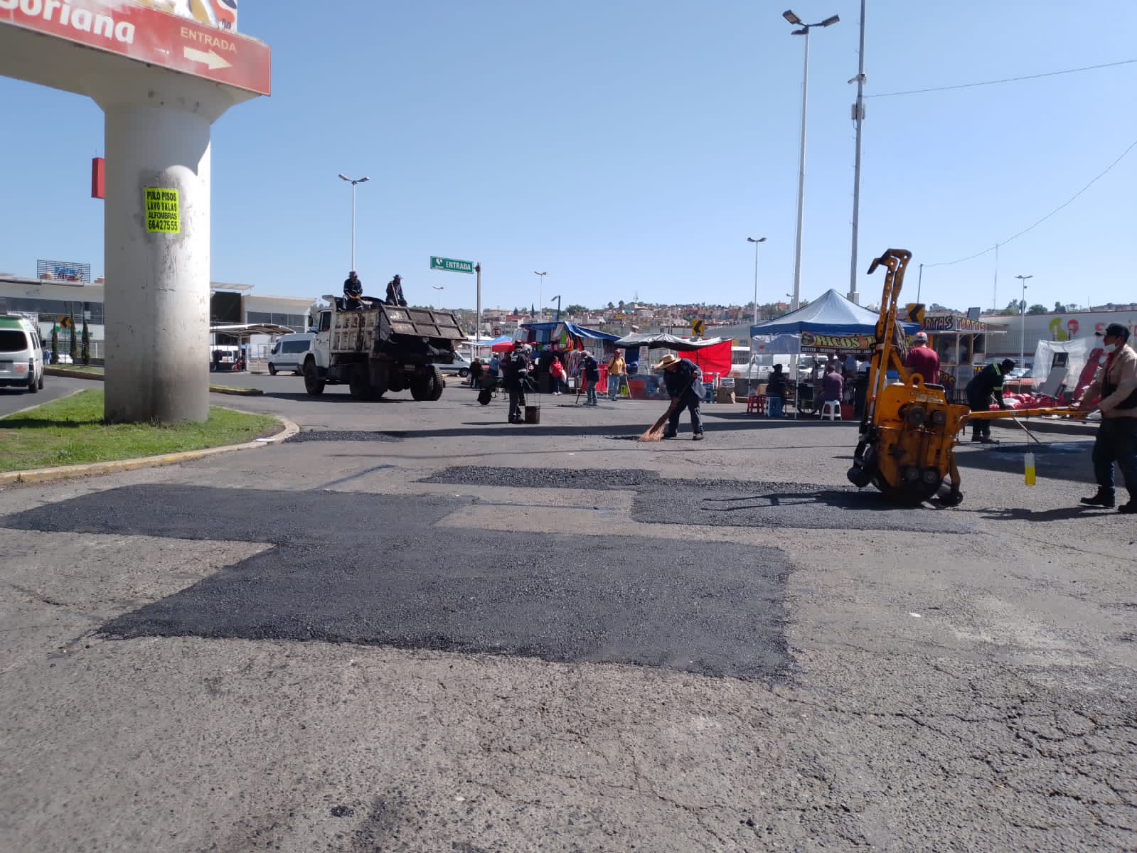 1691602012 984 Personal de ObrasPublicas realizaron trabajos de reparacion de baches en