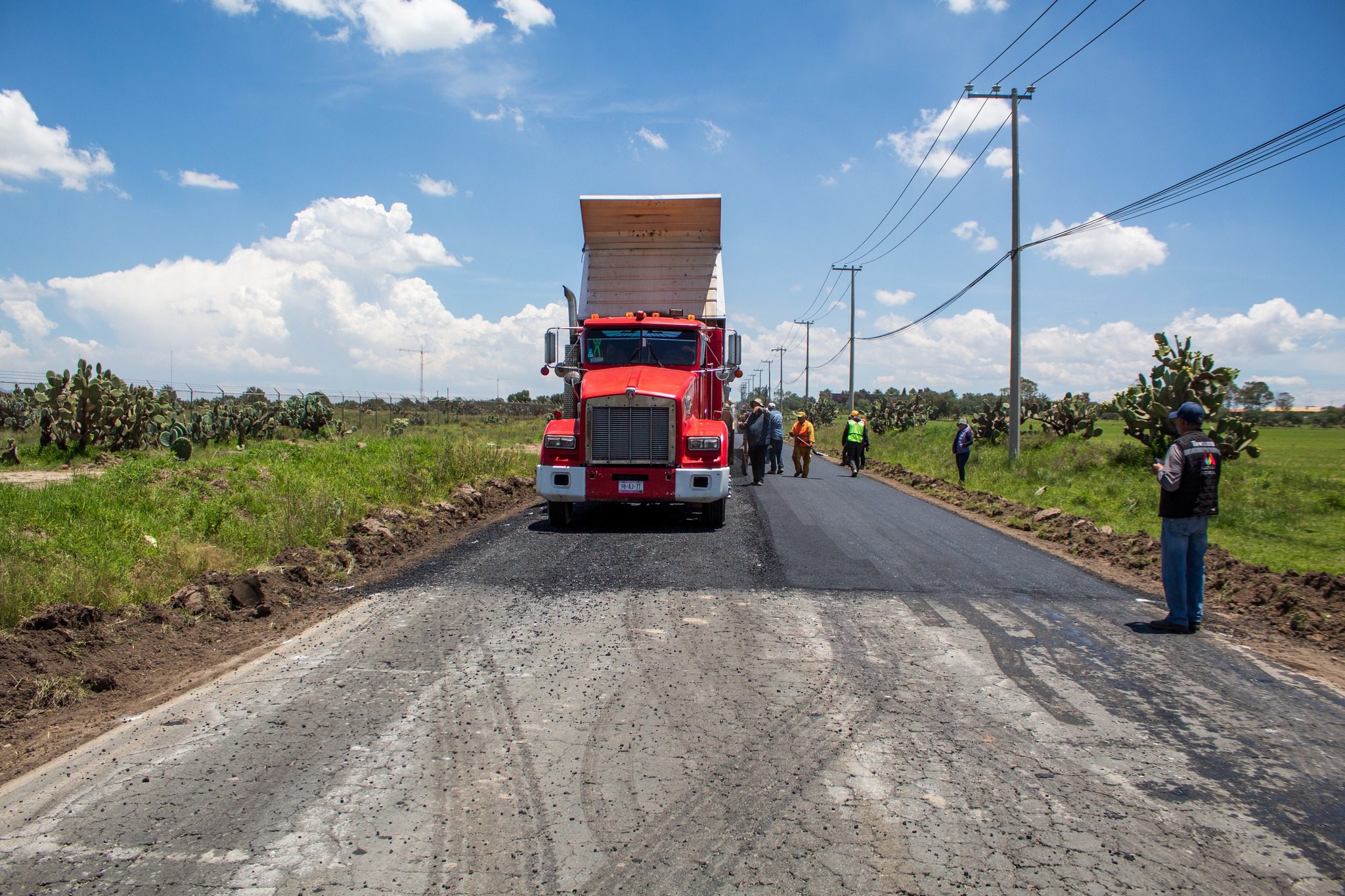 1691669637 370 ¡Nuevas mejoras viales en Nopaltepec En una accion conjunta entre