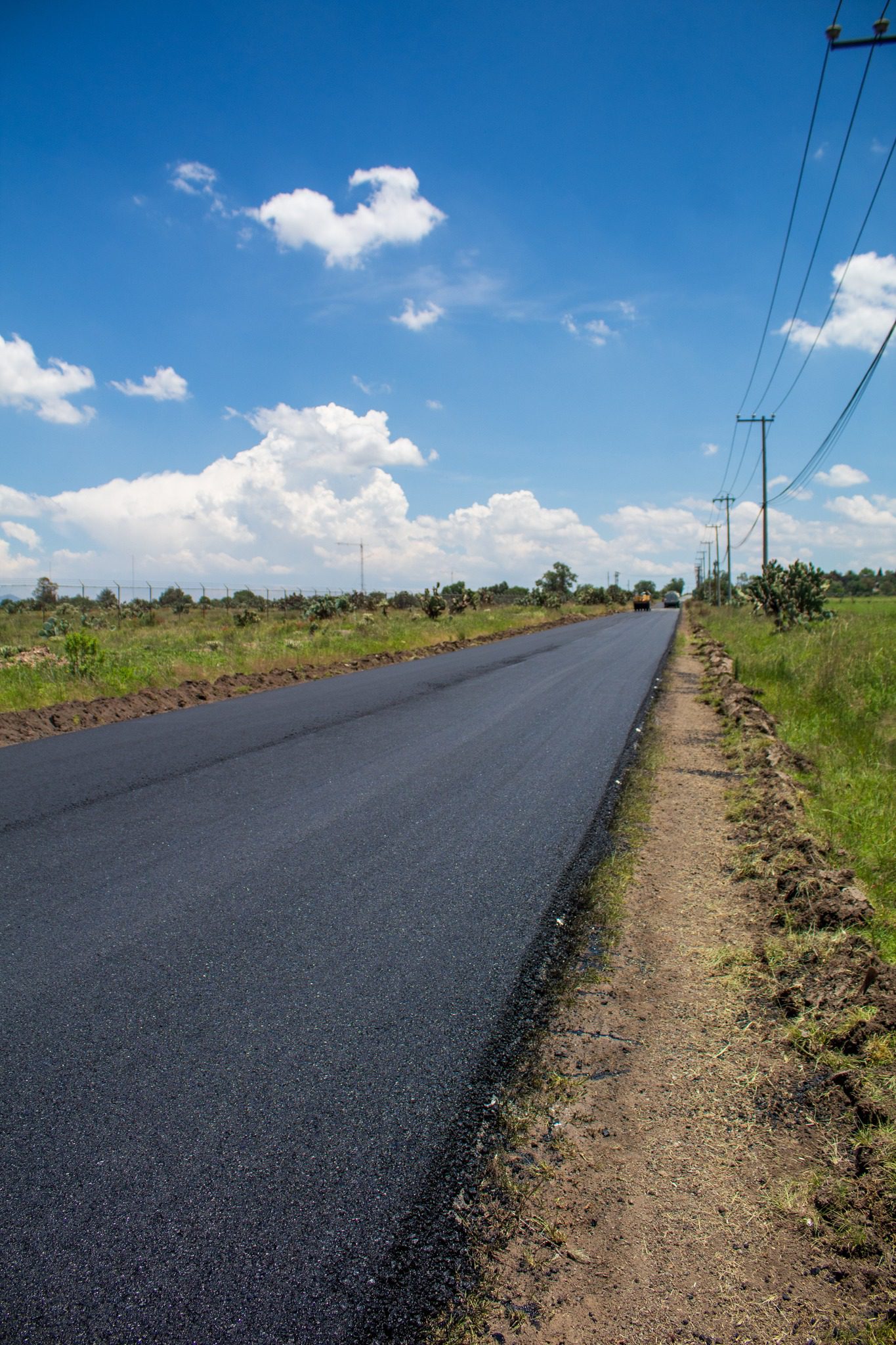 1691669652 913 ¡Nuevas mejoras viales en Nopaltepec En una accion conjunta entre