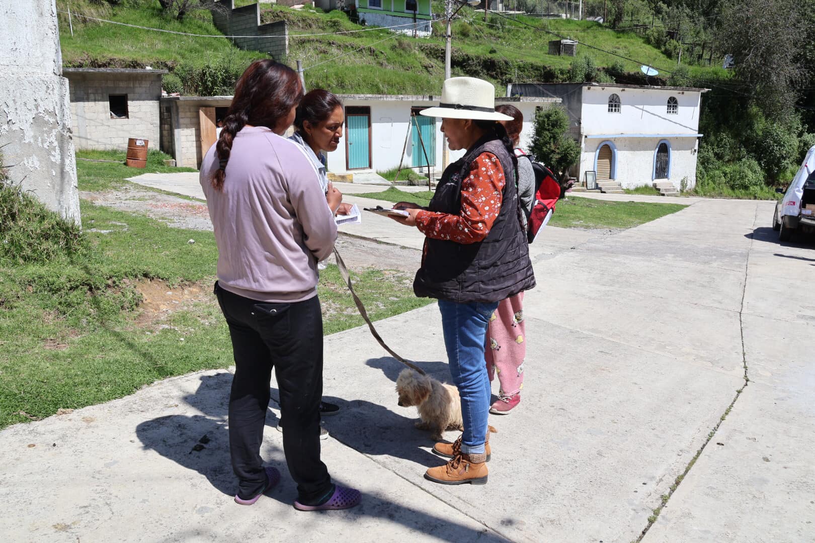 1691673045 169 Continuamos con la VacunacionAntirrabica hoy acudimos a la Colonia Aurora