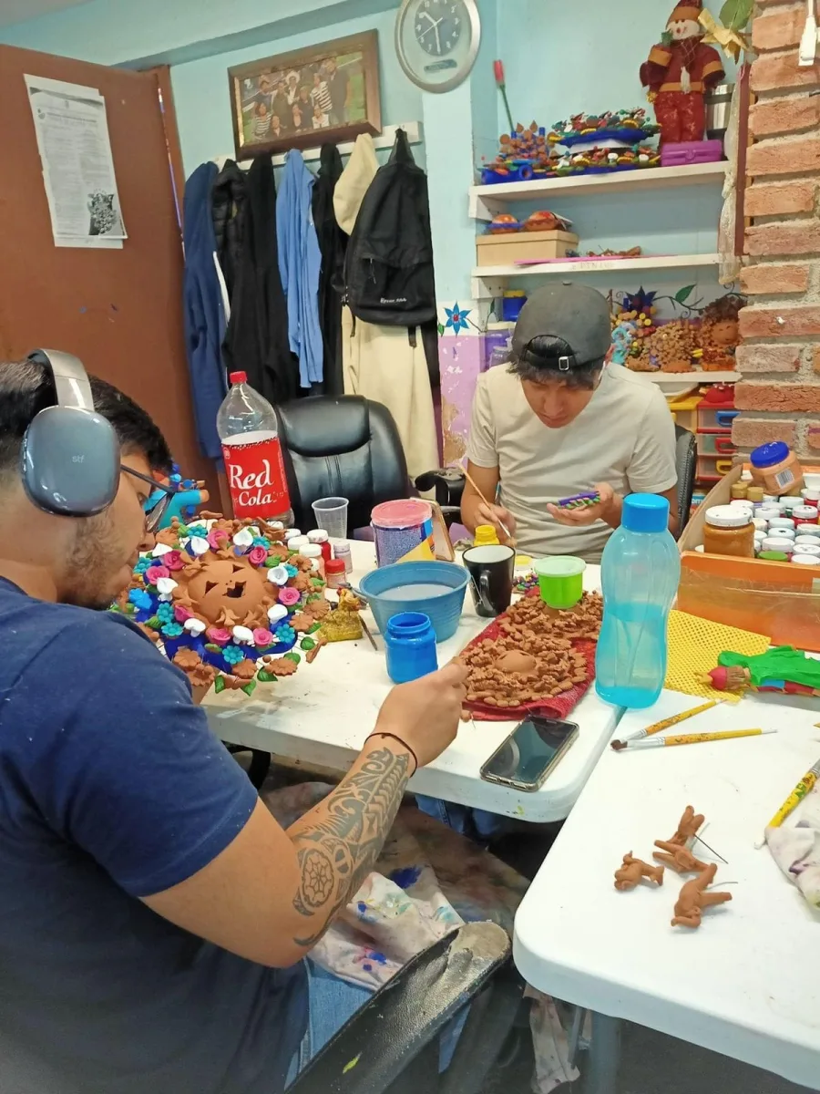 1691939194 813 Ven a Metepequear y visita el Taller Arte en Miniatura