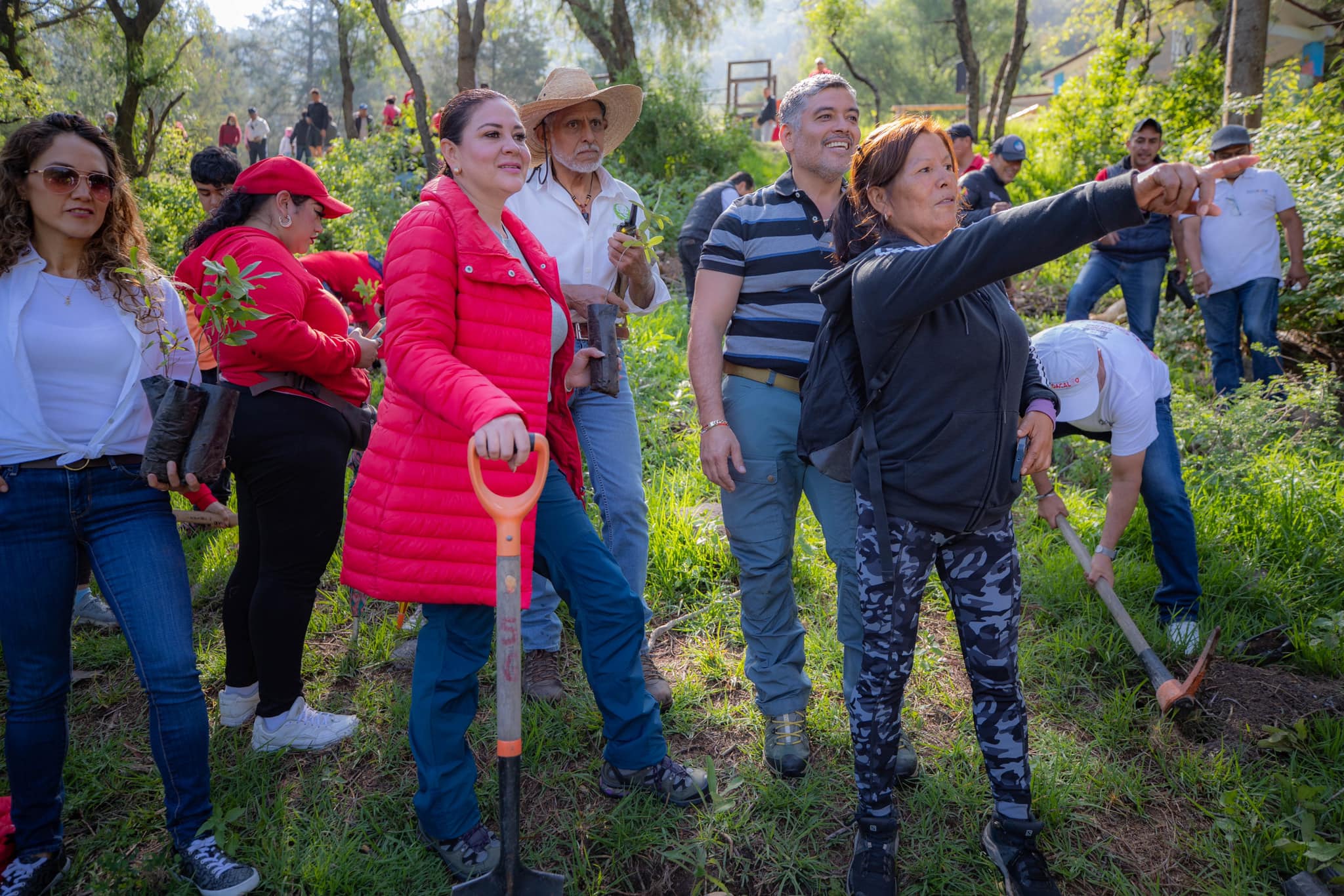 1691940537 382 ¡Hoy sembramos vida con 1500 arbolitos en la Sierra de