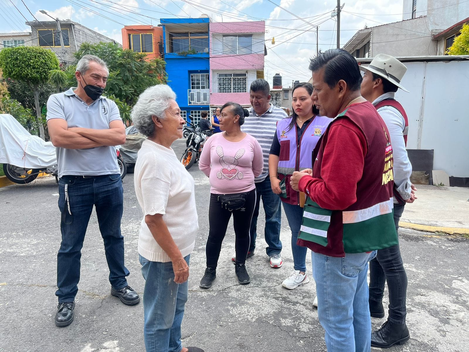 1691953648 229 Entrega de apoyos a las familias afectadas por la