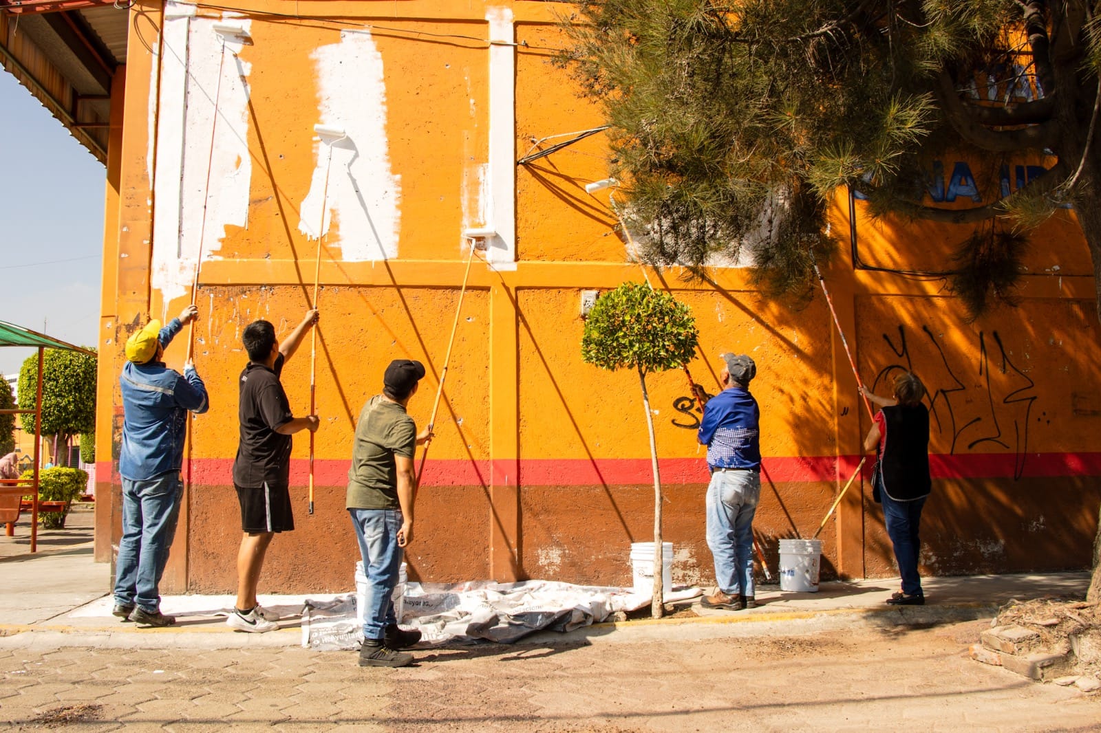 GOBIERNO DE CHIMALHUACÁN EMBELLECE MERCADO 12 DE DICIEMBRE EN LA ZUE