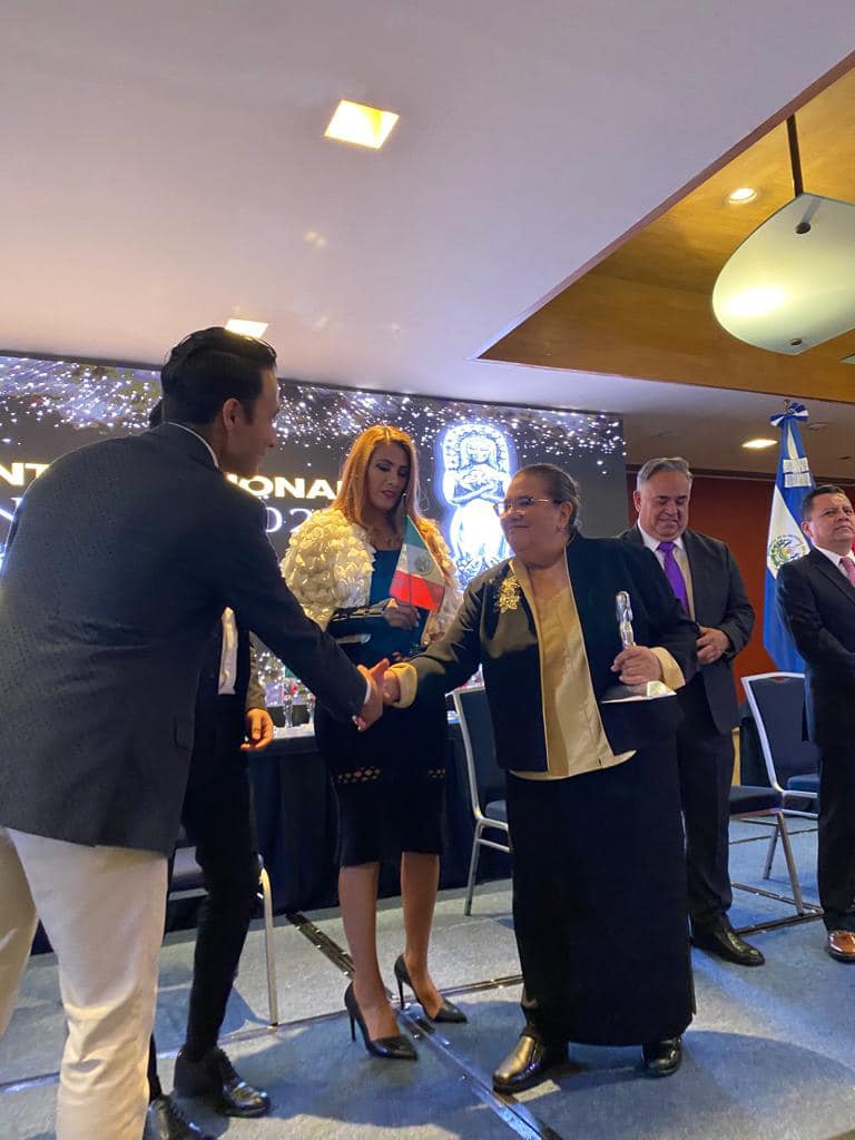 1692019553 656 Felicitamos a la Presidenta Honoraria del DIF Coatepec Harinas Dona