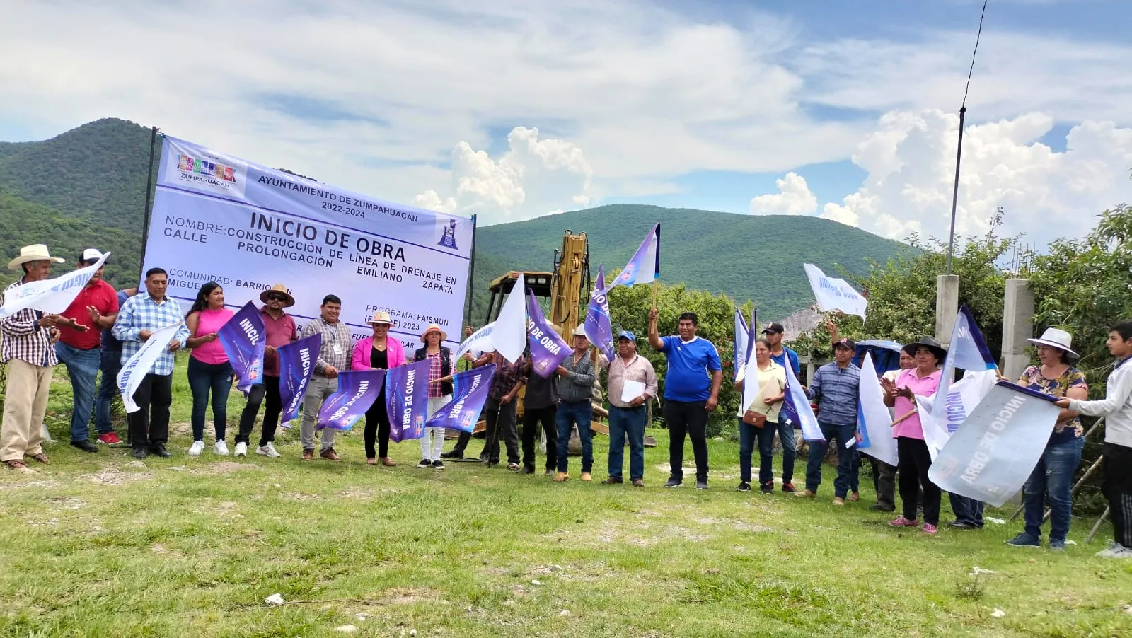 1692046176 Con entusiasmo la presidenta municipal NoraAngelicaFuentesAguilar en compania d jpg