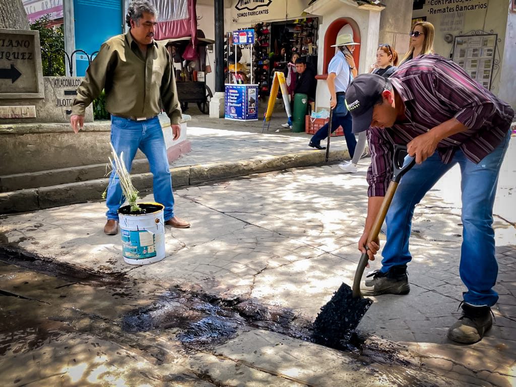 1692053571 279 En las calles de la cabecera municipal se estan realizando