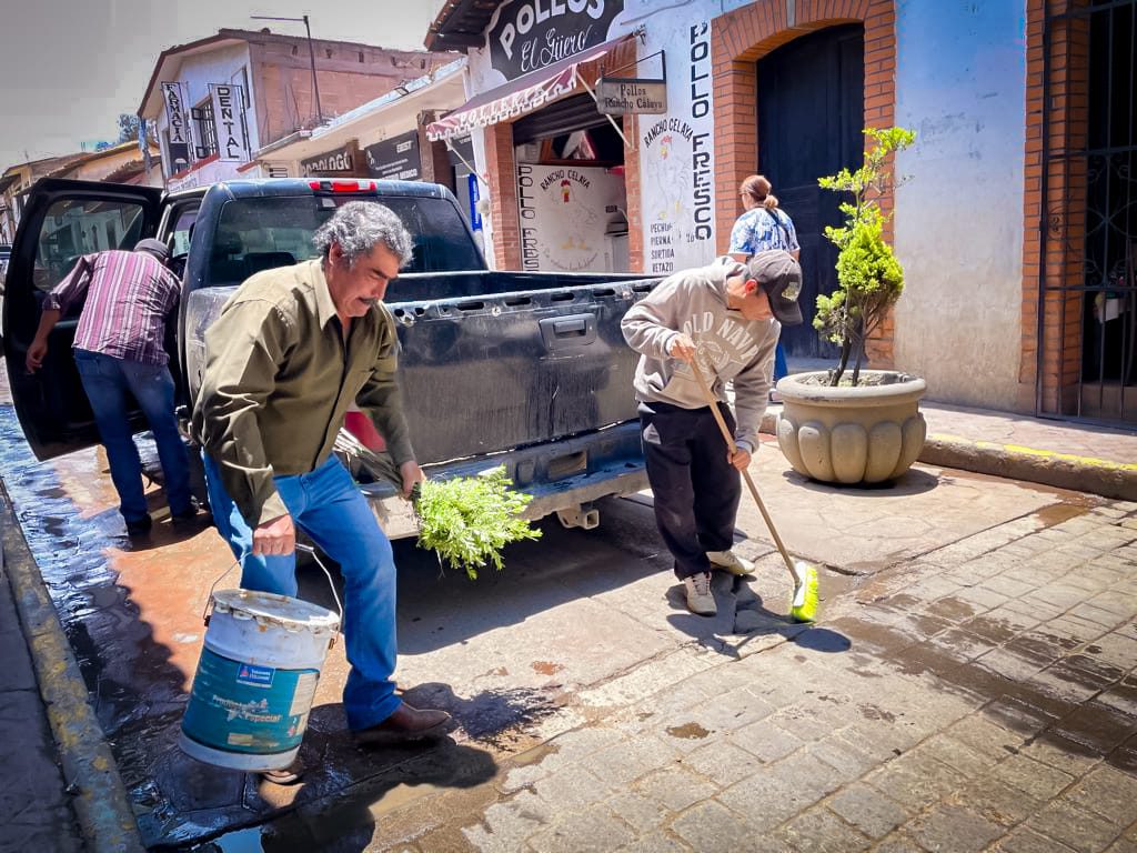 1692053584 567 En las calles de la cabecera municipal se estan realizando