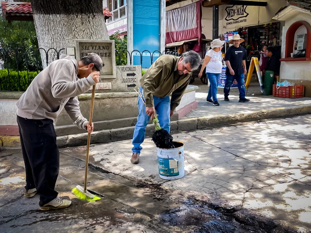 1692053602 En las calles de la cabecera municipal se estan realizando jpg