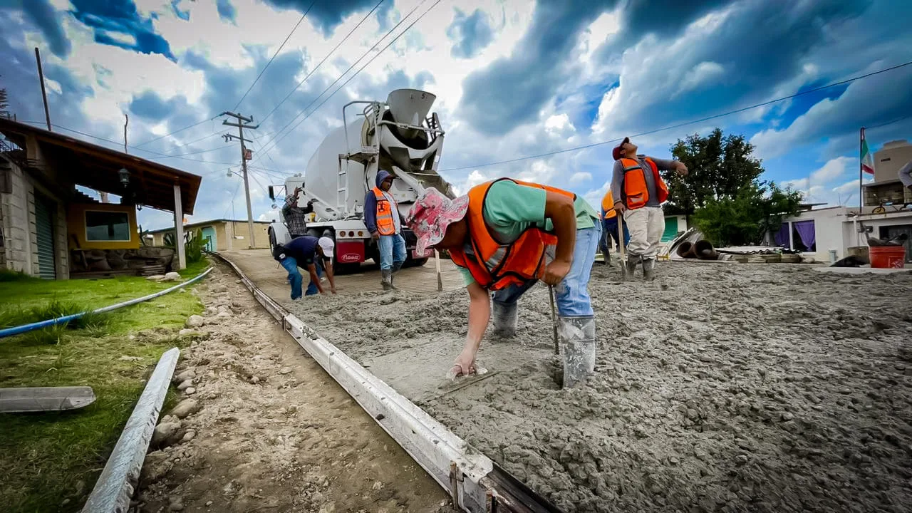 1692125653 En Cruz del Arenal estamos trabajando en la construccion de jpg