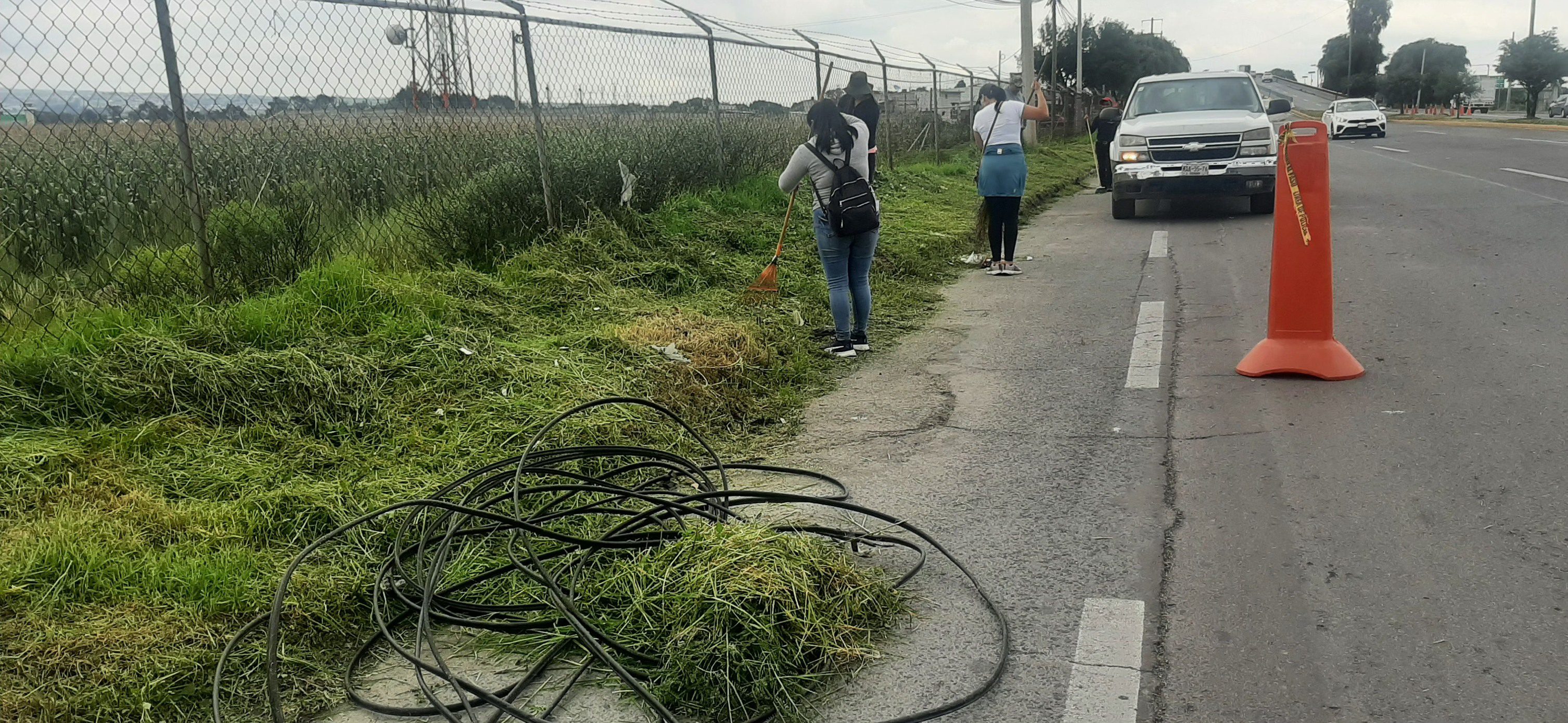 1692126084 546 Estamos realizando el mantenimiento del camellon y los costados del