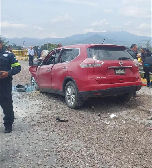 1692126421 Maneja con precaucion la carretera se encuentra cerrada debido a jpg