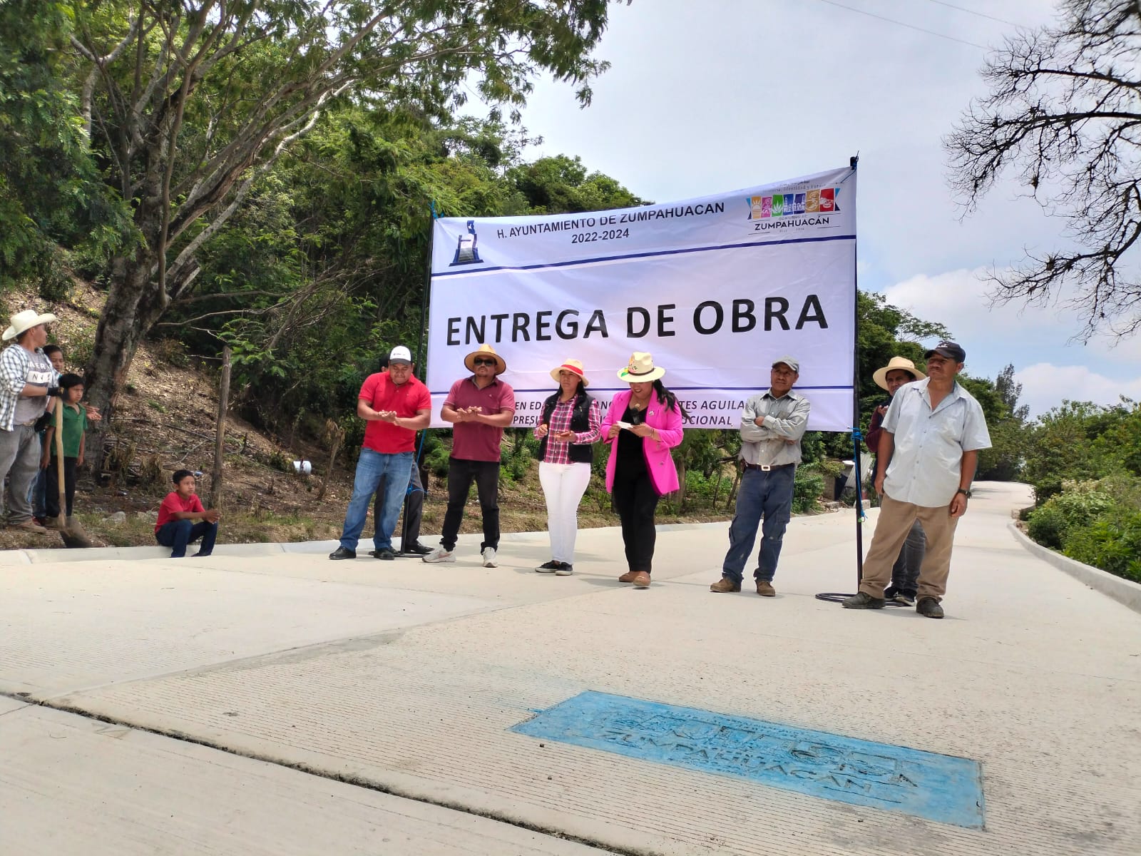 1692132694 60 La edil NoraAngelicaFuentesAguilar acompanada de su equipo de trabajo hizo