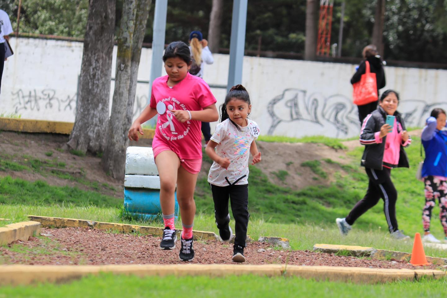 1692134121 235 Mas de 100 ninos se dieron cita en el parque