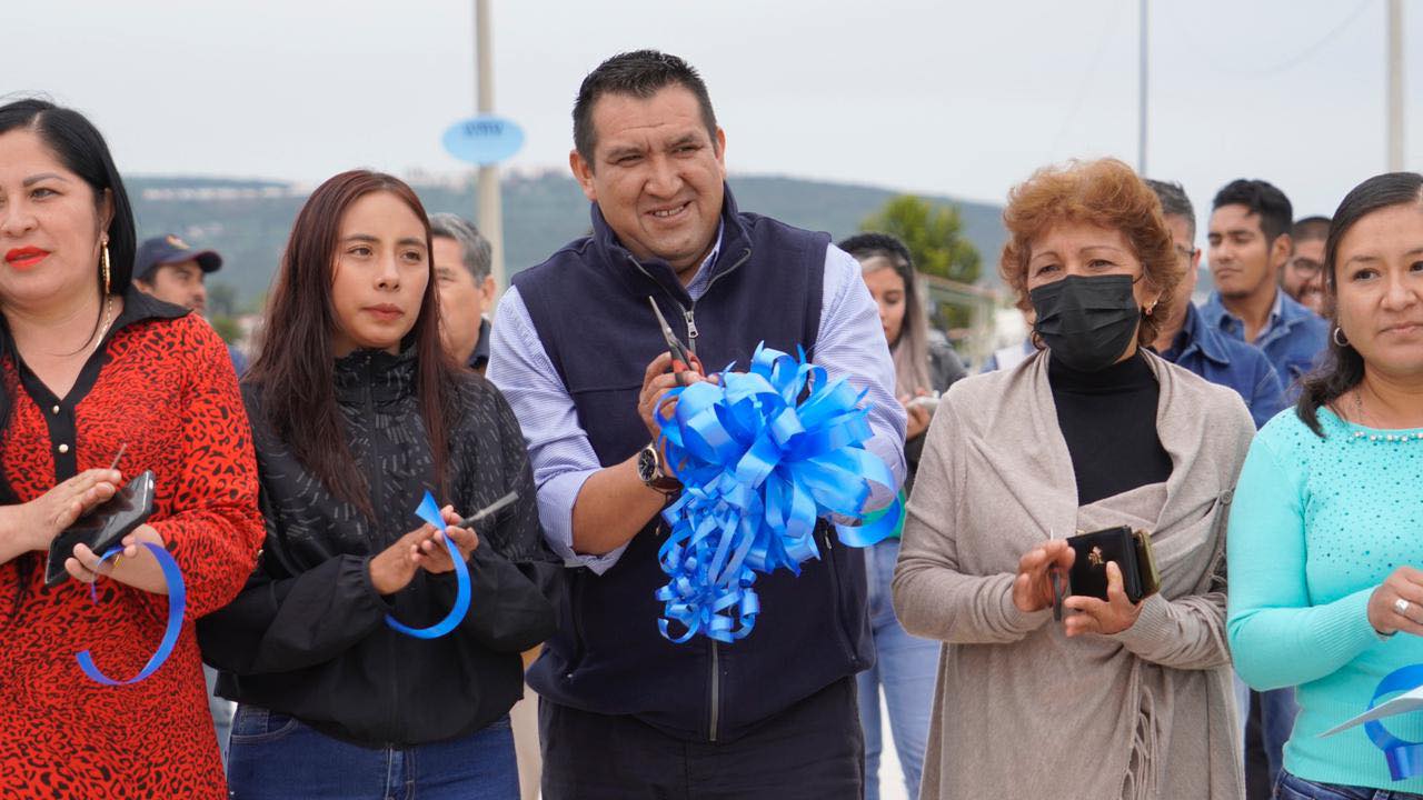 1692202325 865 INAUGURACION DE OBRA EN SALITRILLO El presidente municipal Milton Castaneda