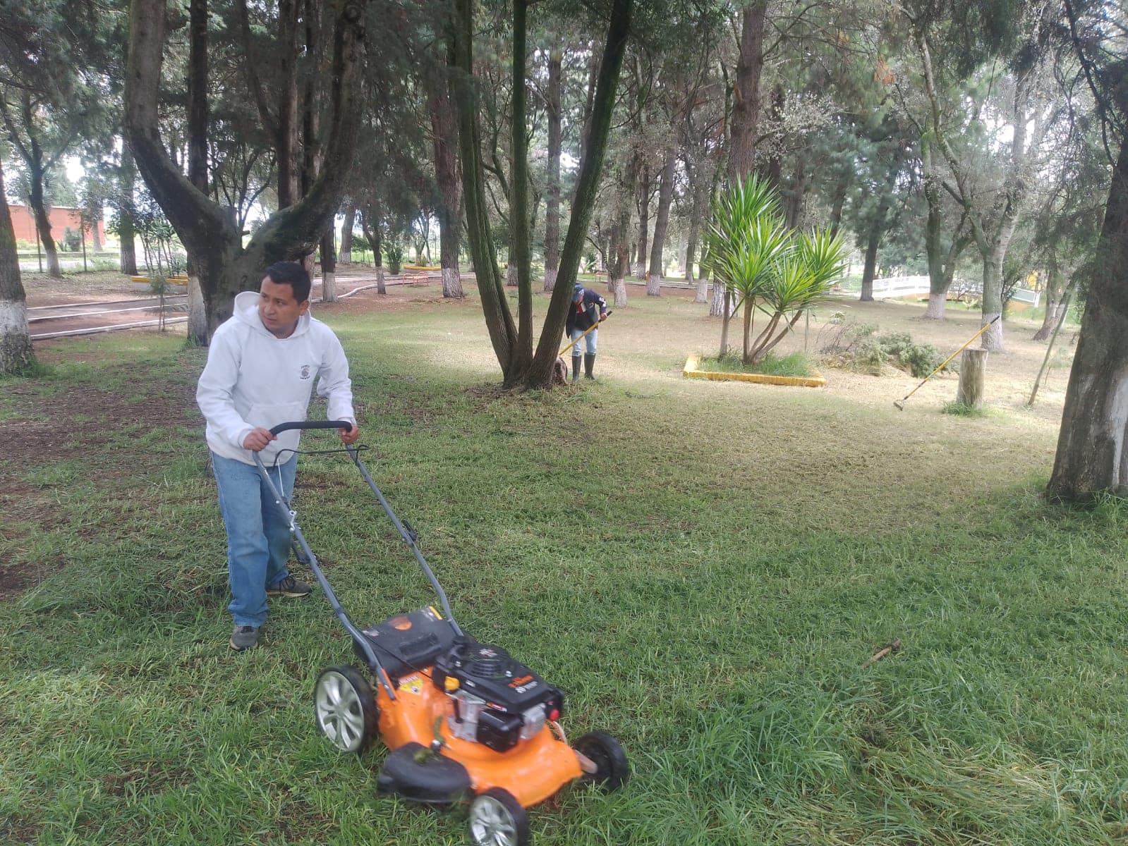 1692208584 El Ayuntamiento de Mexicaltzingo esta dando mantenimiento al hermoso Parque