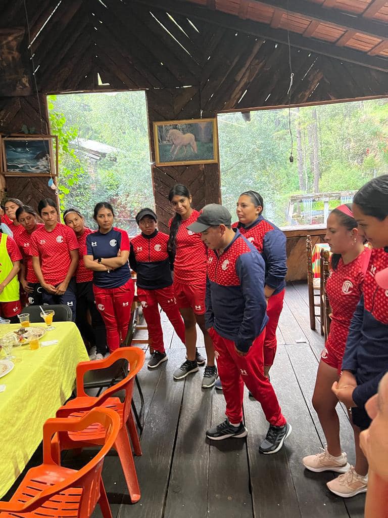 1692284241 527 En dias pasados nos visitaron las CAMPEONAS del futbol femenil