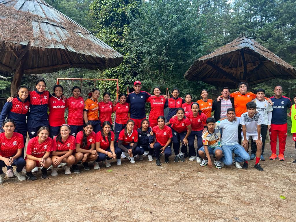 1692284265 En dias pasados nos visitaron las CAMPEONAS del futbol femenil