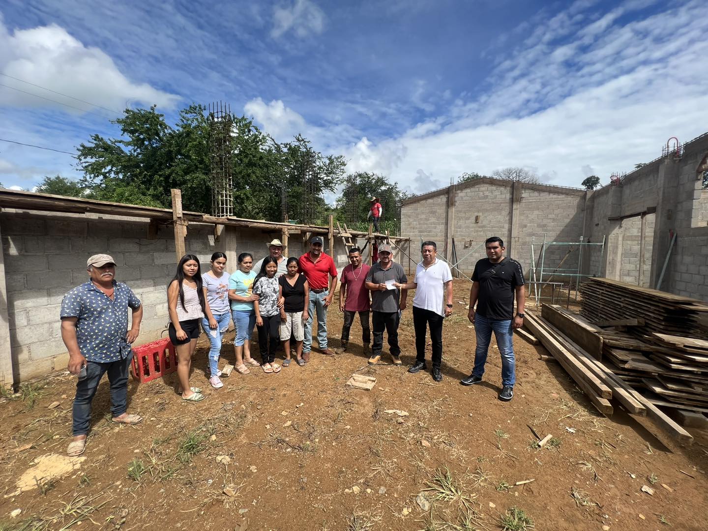 1692297351 En organizacion con la comunidad de Ayuquila el dia de