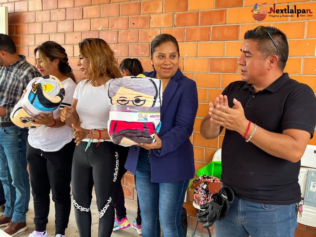 1692314324 651 ¡Calidez en cada abrazo cobija en cada hogar La PresidentaMunicipal