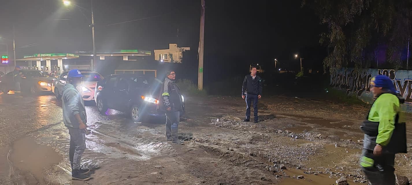 1692360426 411 Opdapas de Metepec retira lodo derivado de la lluvia que