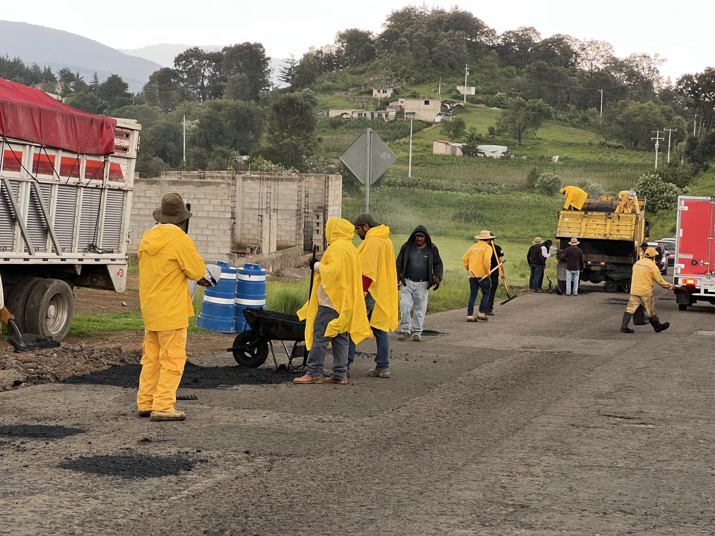 1692393874 292 ¡Seguimos trabajando en el mejoramiento de la Carretera Atlacomulco Villa