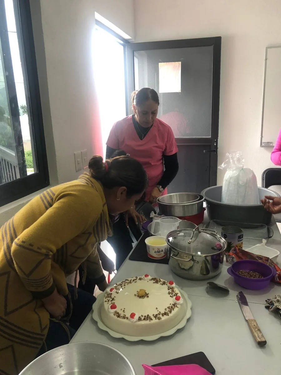 1692398560 CURSO DE GELATINA ARTISTICA EN EL CALMECAC DE COLONIA LA