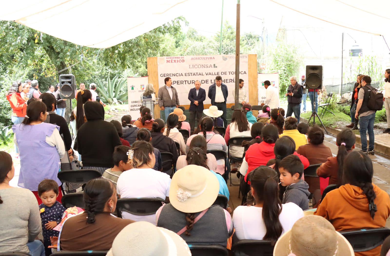 1692399217 699 Apertura de la lecheria Liconsa en SantaMariaDelMonte Barrio ElCoporo Trab