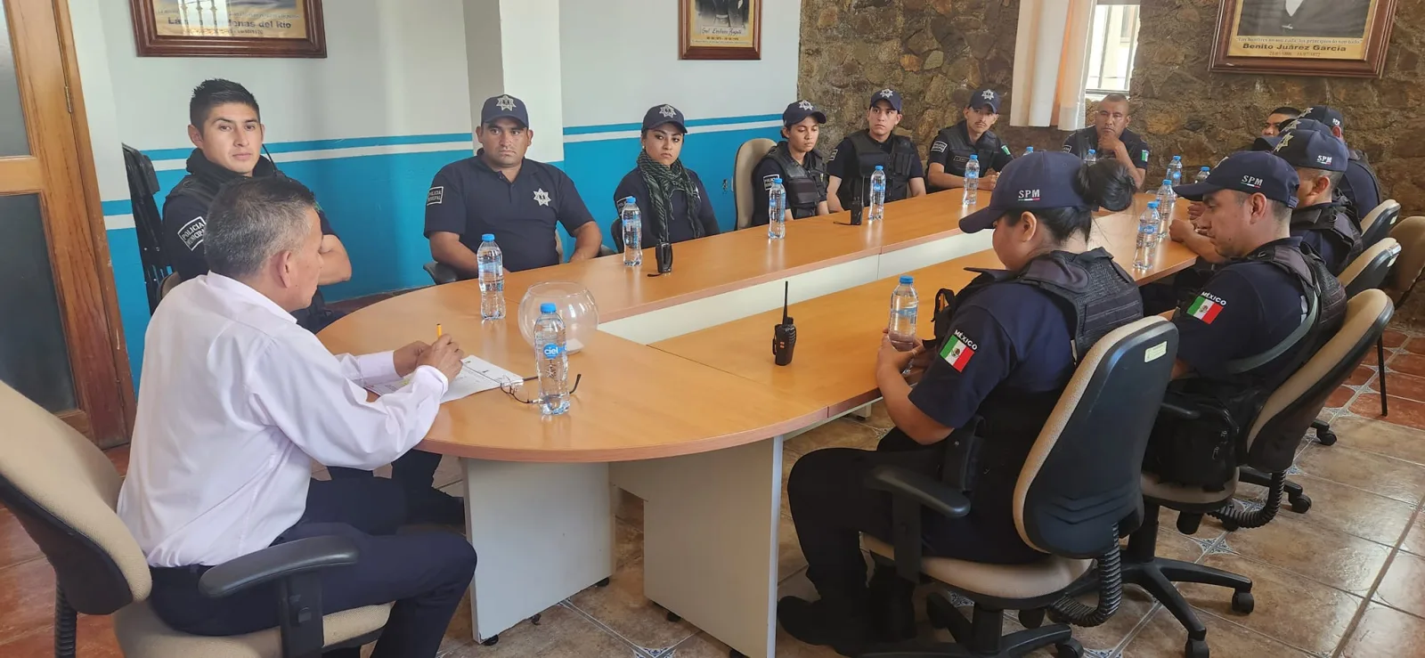 1692399822 Reunion con el cuerpo de Seguridad Publica Municipal de Tlatlaya scaled