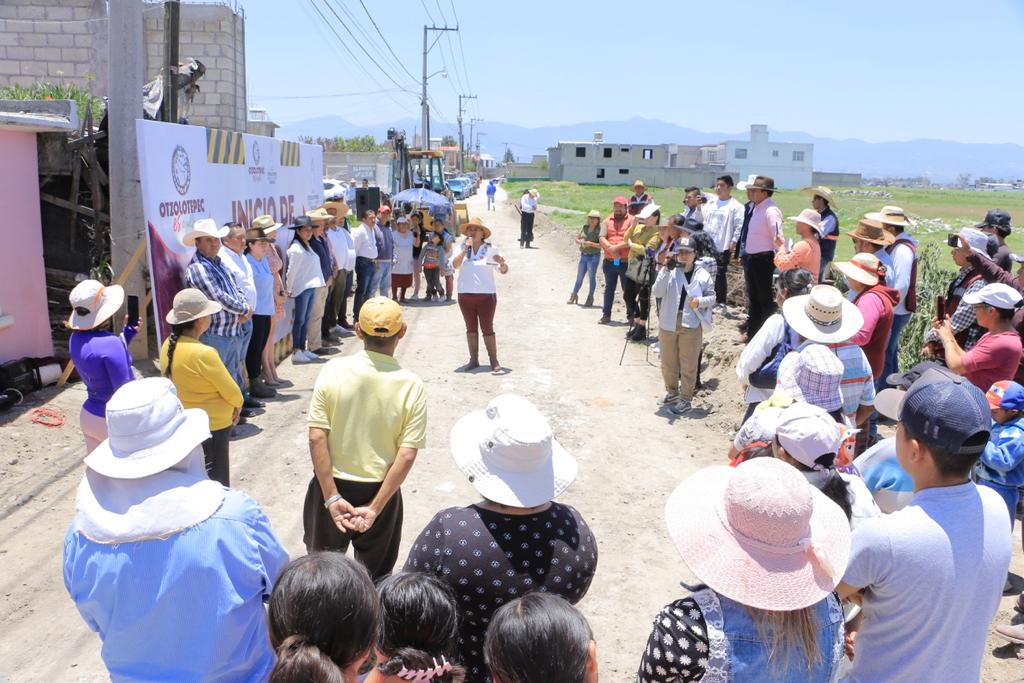 1692400787 714 El pavimento es una realidad en colonia Guadalupe Victoria entregamos