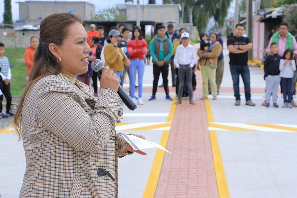 1692400796 130 El pavimento es una realidad en colonia Guadalupe Victoria entregamos