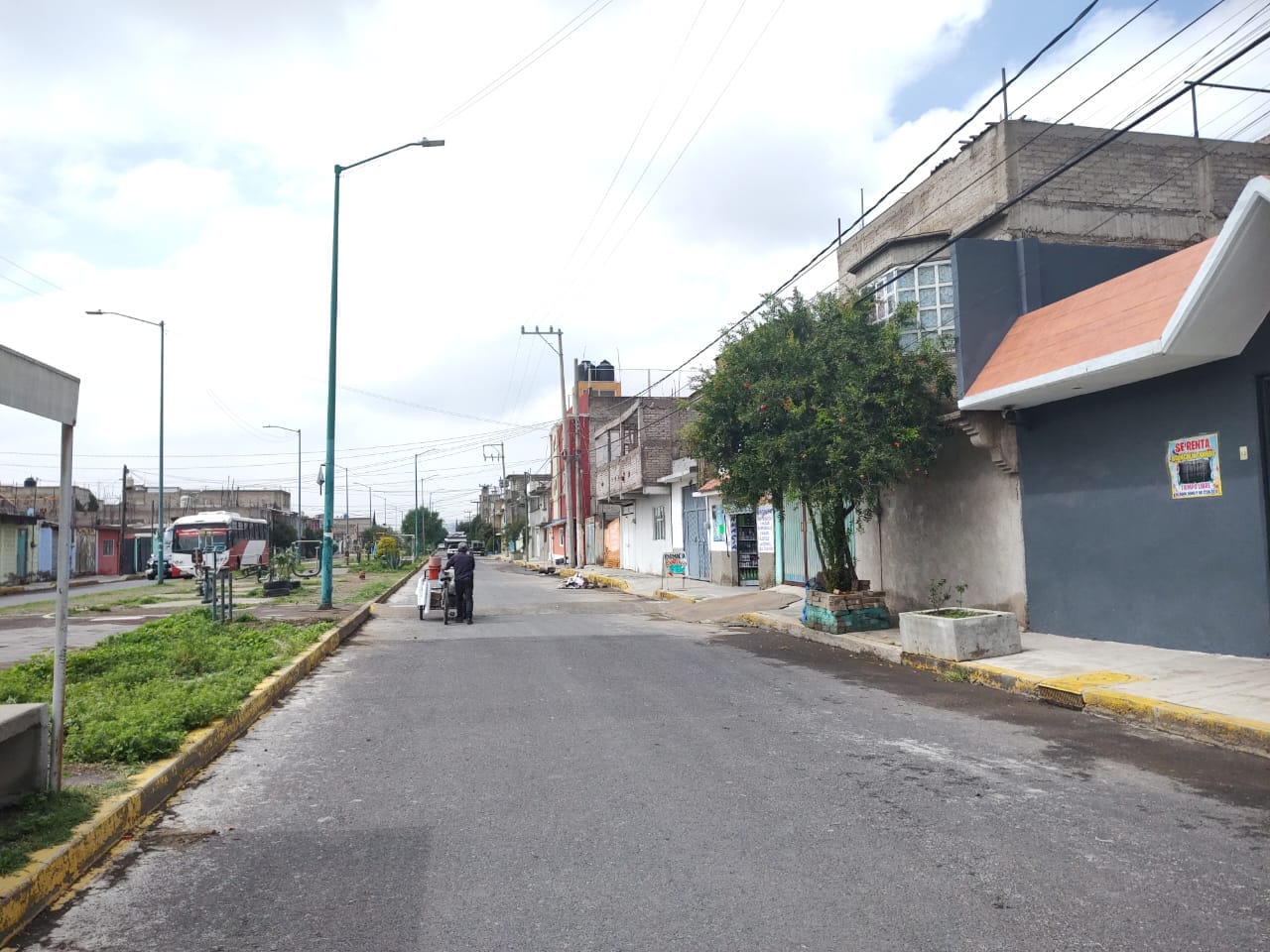 1692477292 168 SERVIDORES PUBLICOS DE CHIMALHUACAN REALIZAN JORNADA DE LIMPIEZA EN BARRIO