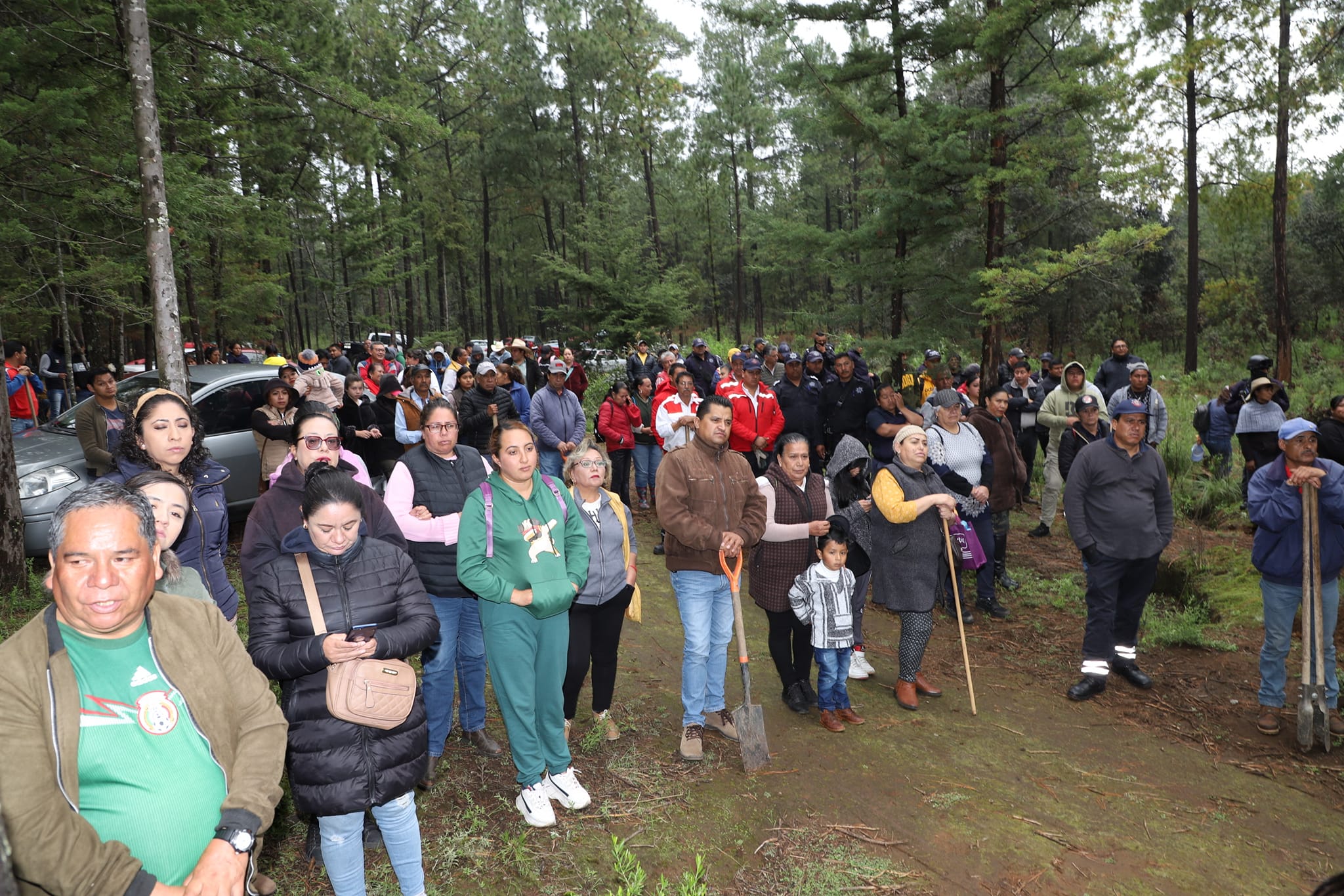 1692479112 139 Con una nutrida participacion de los vecinos del Los Cedros