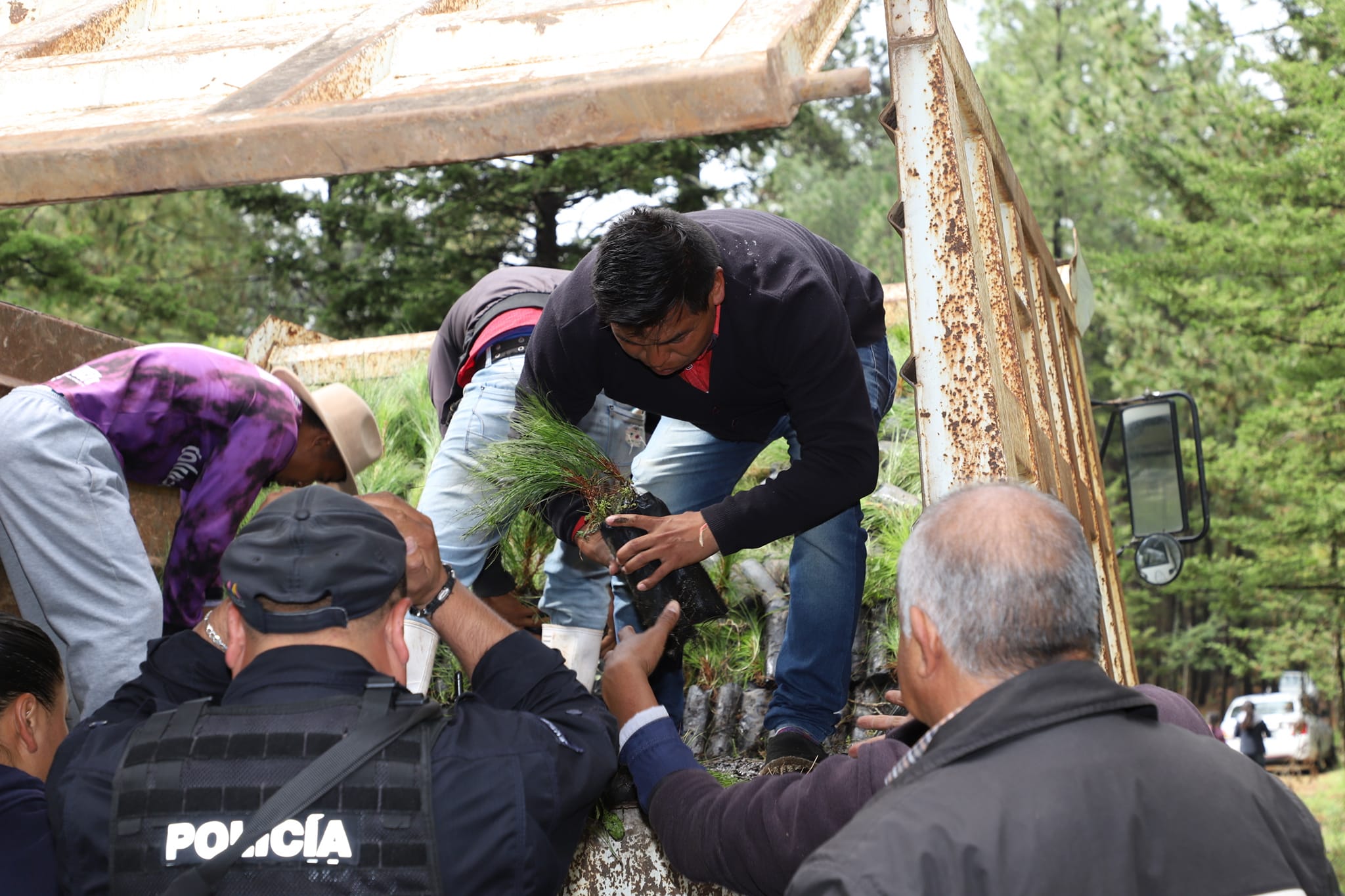 1692479121 574 Con una nutrida participacion de los vecinos del Los Cedros