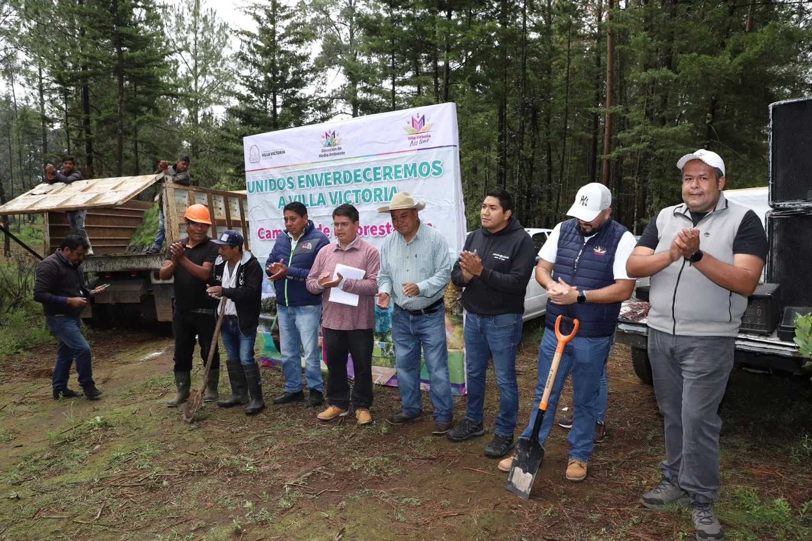 1692479148 Con una nutrida participacion de los vecinos del Los Cedros scaled